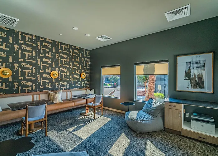 Apartment Near Stadium With Balcony Pool Gym Parking And W D *