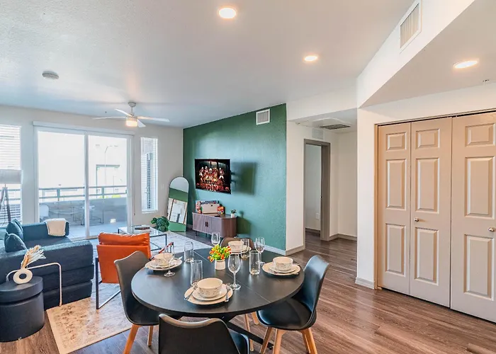 Apartment Near Stadium With Balcony Pool Gym Parking And W D *