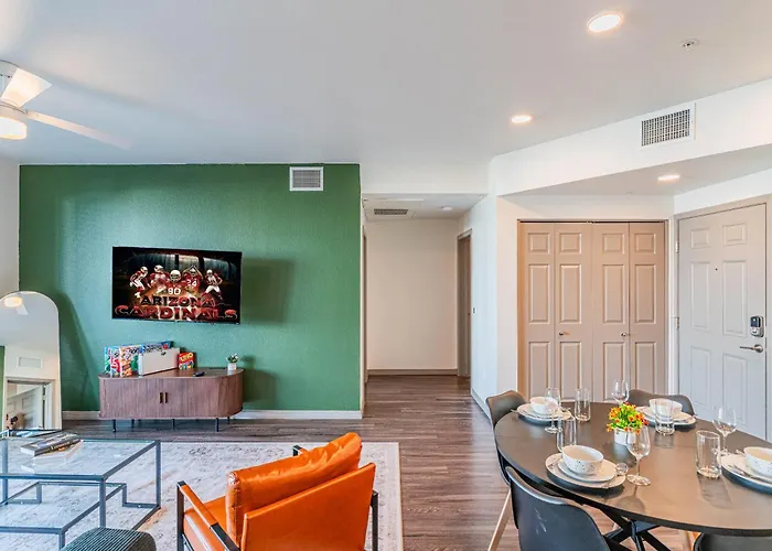 Near Stadium With Balcony Pool Gym Parking And W D Glendale
