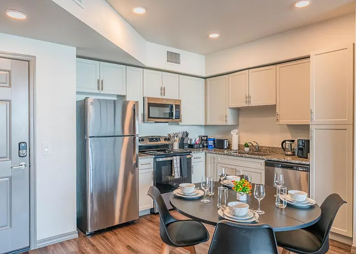 Apartment Near Stadium With Balcony Pool Gym Parking And W D *