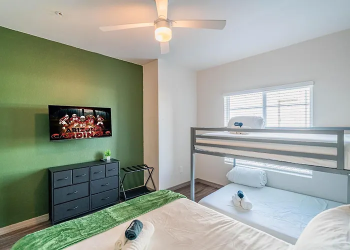 Near Stadium With Balcony Pool Gym Parking And W D Apartment Glendale
