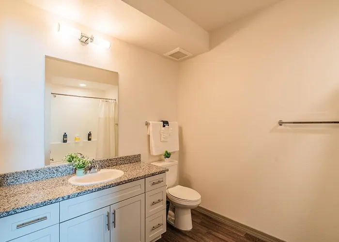 Apartment Near Stadium With Balcony Pool Gym Parking And W D